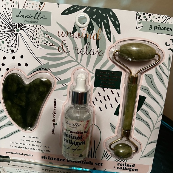 Danielle Creations Unwind & Relax skincare trio ( jade, serum, roller) Brand New - Picture 4 of 5